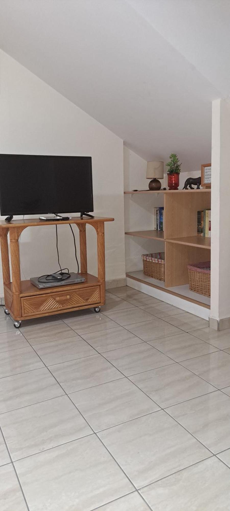Logement Spacieux Deux Pieces A Baie Mahault Номер фото